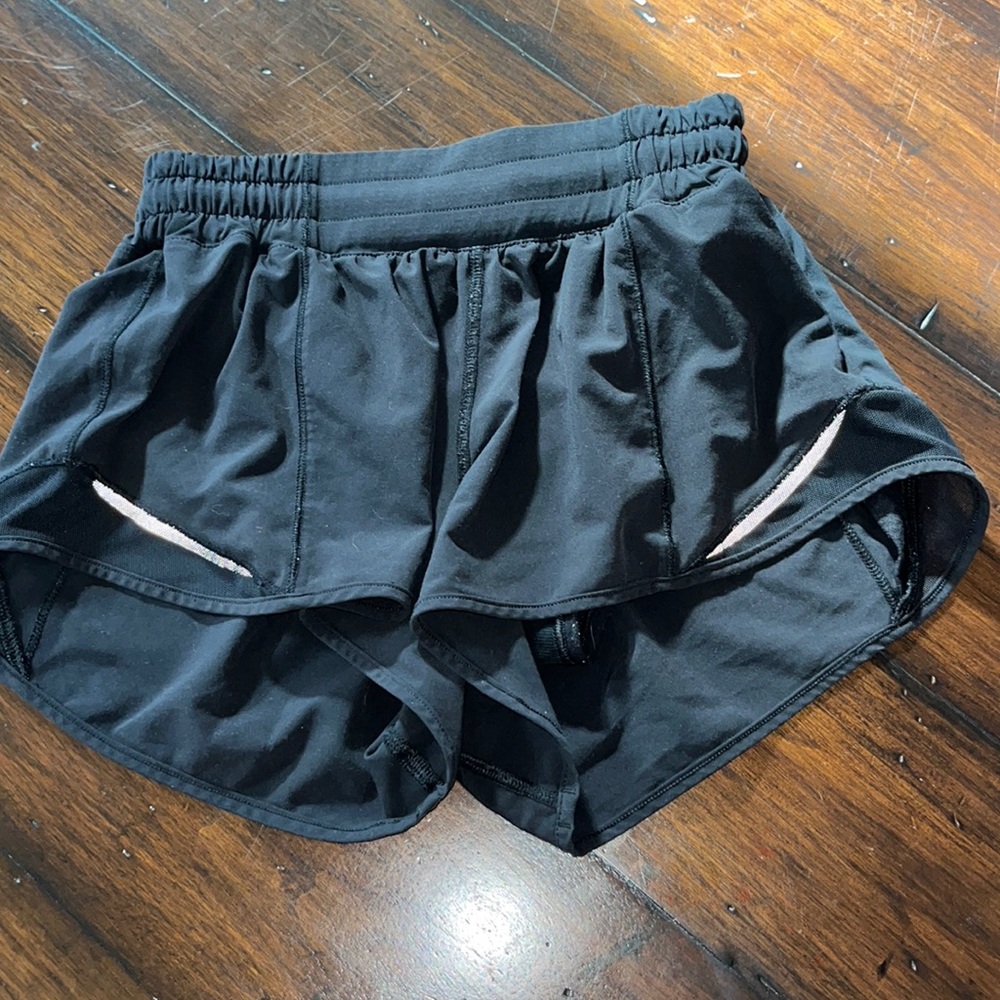 Black Lowrise Lululemon Hottyhot Shorts, size 2, 2.5 in